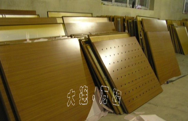 <a href=/zhuangshilvxingcai/muwenzhuanyin/ target=_blank class=infotextkey>木纹</a><a href=/ target=_blank class=infotextkey>铝</a>单板